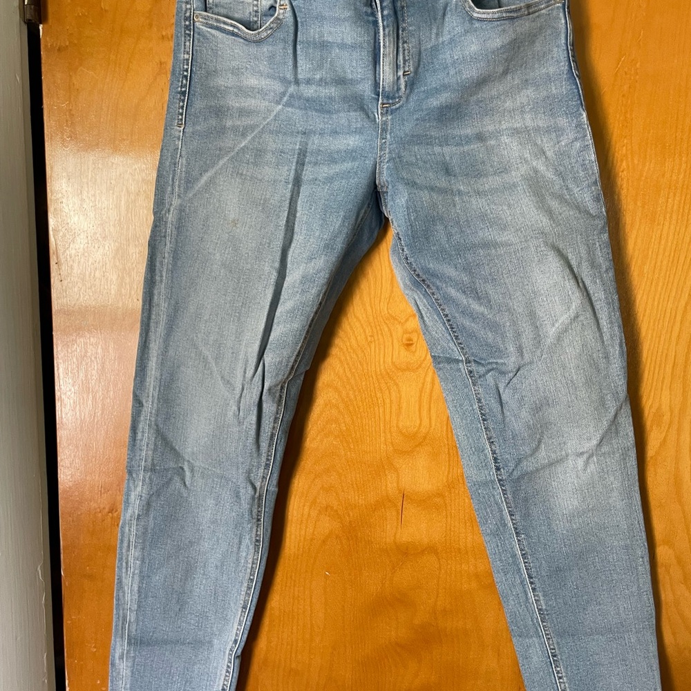 Zara Women’s Light Blue Jeans